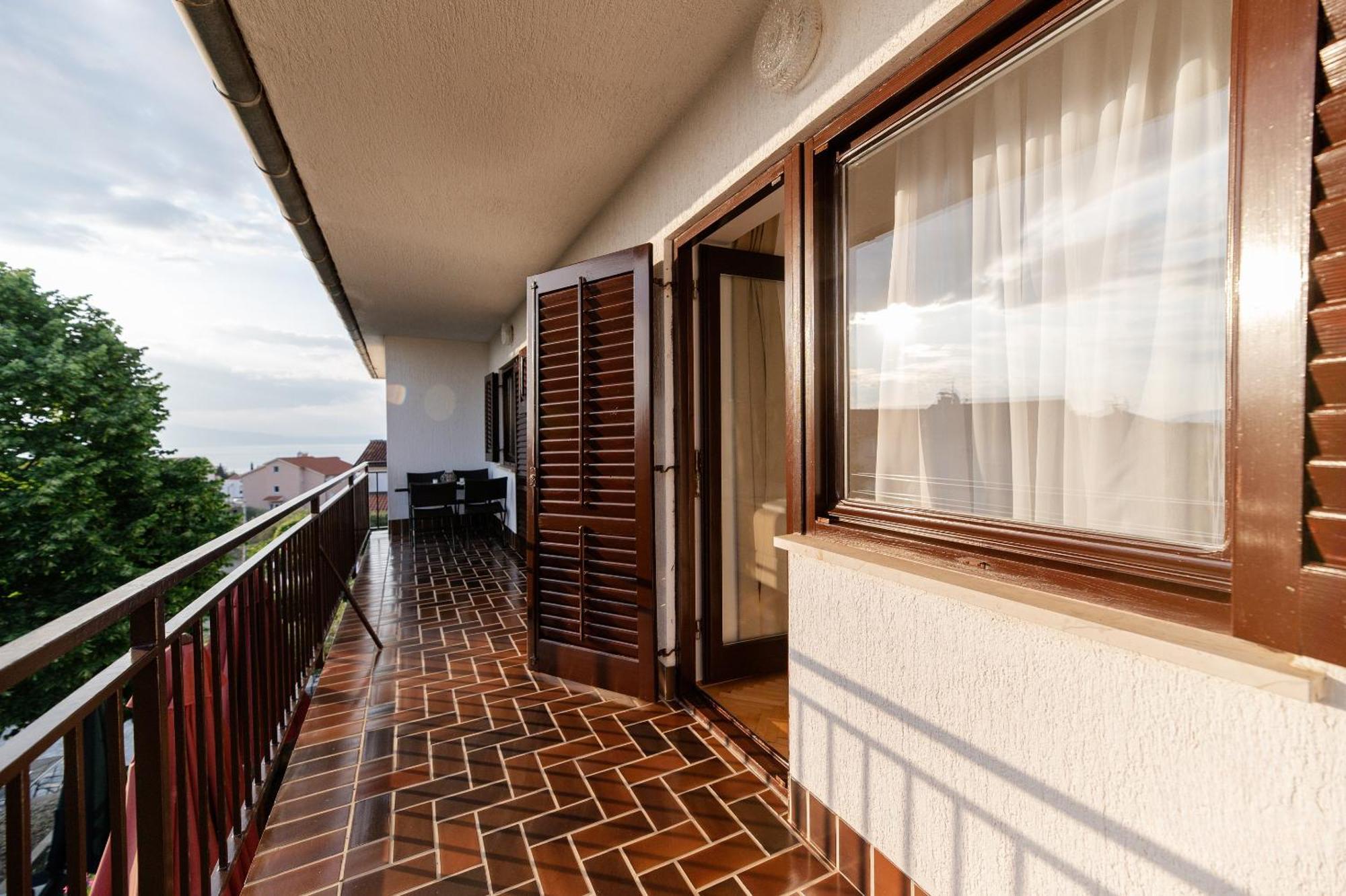 Bubi Apartments Malinska Bagian luar foto