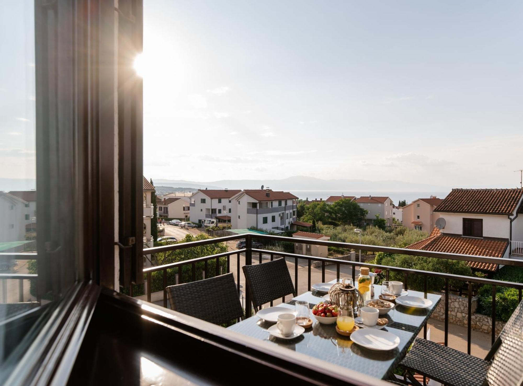 Bubi Apartments Malinska Bagian luar foto