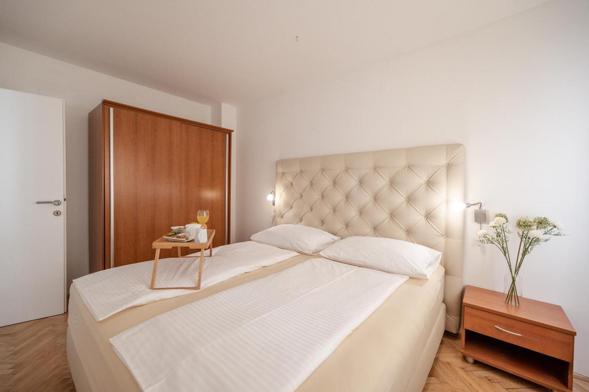 Bubi Apartments Malinska Bagian luar foto