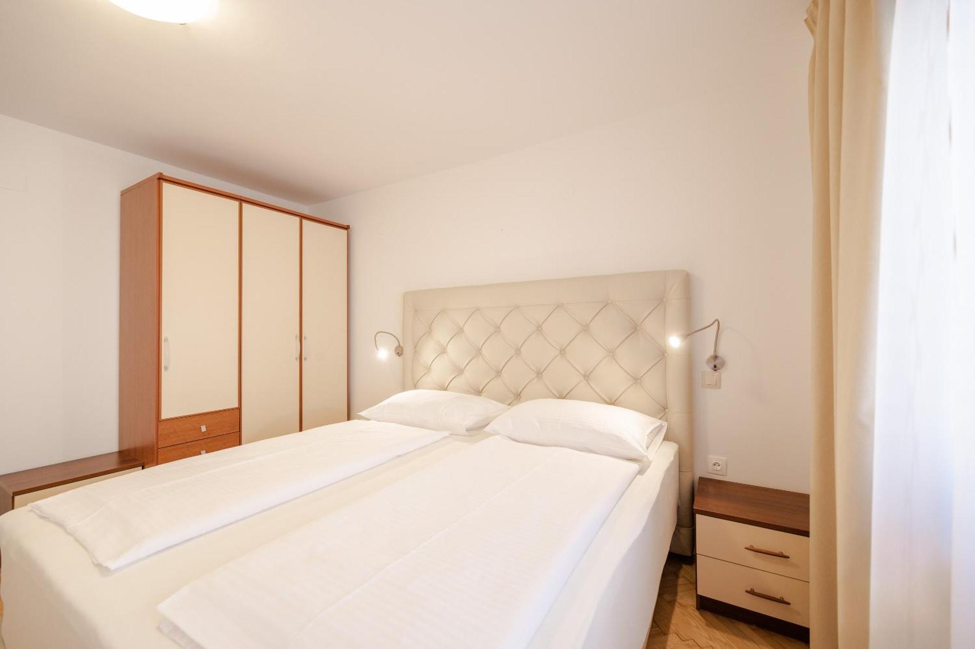 Bubi Apartments Malinska Bagian luar foto