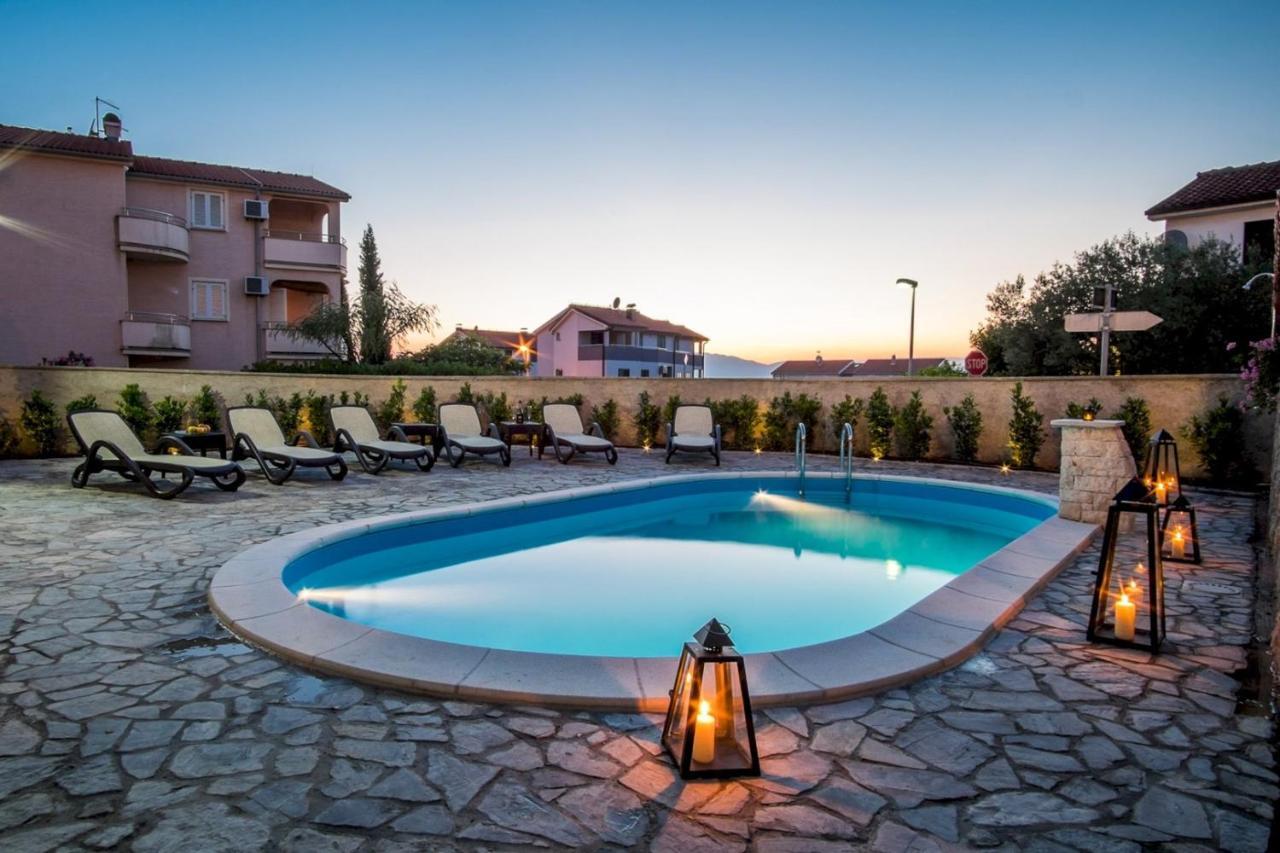Bubi Apartments Malinska Bagian luar foto